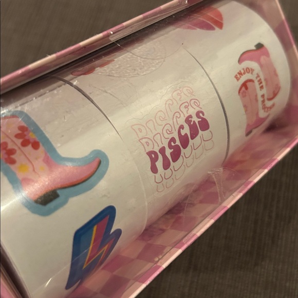 Cowgirl Sticker Rolls 900 pieces (3 rolls/300 stickers each) NEW - Picture 2 of 2